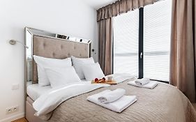 Airport Lirowa - P&O Serviced Apartments